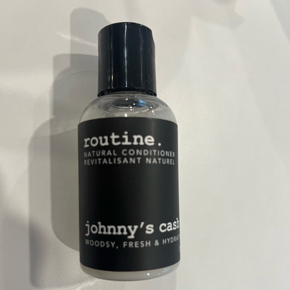 Routine | Johnny’s Cash Shampoo & Conditioner - Picture 4 of 5
